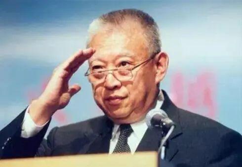华体会体育官方入口-香港再无董建华